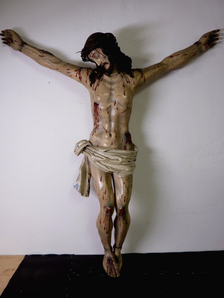 Scultura in legno policroma raffigurante Cristo crocifisso (Toscana, sec. XVIII); fase del processo di restauro - Sculpture in wood polychrome representing Christ crucified (Tuscany, sec. XVIII) step of the restoration process