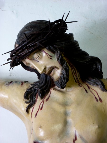 Scultura in legno policroma raffigurante Cristo crocifisso (Toscana, sec. XVIII); fase del processo di restauro - Sculpture in wood polychrome representing Christ crucified (Tuscany, sec. XVIII) step of the restoration process