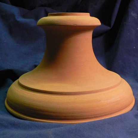 Grande vaso in maiolica Ginori, seconda metà del XIX sec. fase del processo di restauro.- Big vase majolica Ginori, the second half of the nineteenth century. step of the restoration process.