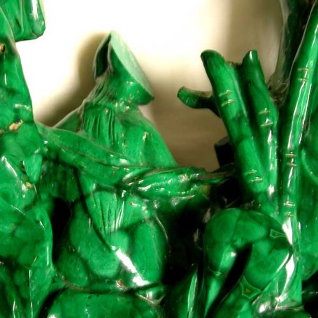 Scultura orientale  in pietra dura ( malachite ), fase del processo di restauro -  Oriental sculpture in semi-precious stones (malachite), step of restoration