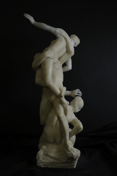Scultura in alabastro, copia del Ratto delle Sabine di Giambologna (sec. XIX), fase del processo di restauro. - Sculpture in alabaster, a copy of the Rape of the Sabines by Giambologna (XIX century), step of restoration