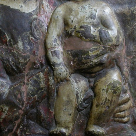 Tondo in terracotta policroma raffigurante la Madonna con il bambino (sec. XVI - XVII) iter di restauro; restauro mimetico, invisibile; fase del restauro -Tondo polychrome terracotta portraying the Madonna and Child (century XVI - XVII) process of invisible restoration,  step of the restoration process